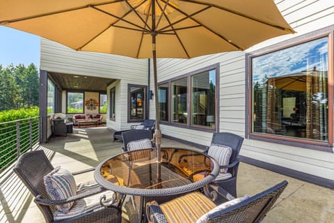 Driftwood Villa House in Puget Sound