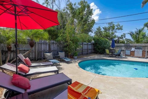 Swimming pool, Swimming pool, sunbed