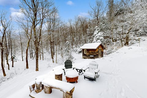 Scenic Sourbush House in Warren