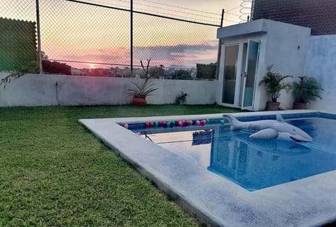 Garden, Swimming pool