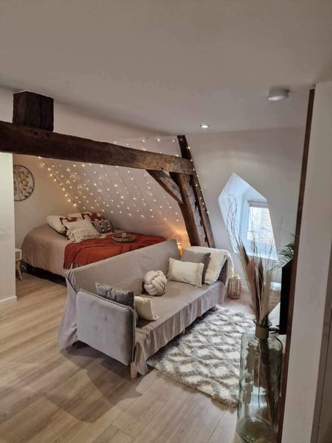 View (from property/room), Living room, Bedroom
