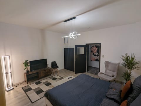 Bed, TV and multimedia, Photo of the whole room, Bedroom, wardrobe