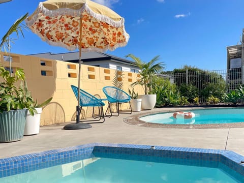 Hot Tub, Swimming pool