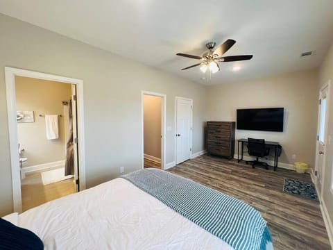 Luxury 4 Bedroom Home and private deck by MCG 6 House in North Augusta