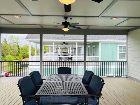 Luxury 4 Bedroom Home and private deck by MCG 6 House in North Augusta