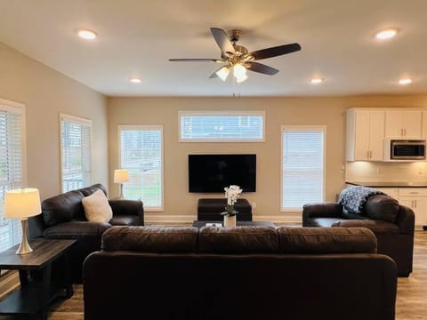 Luxury 4 Bedroom Home and private deck by MCG 6 House in North Augusta