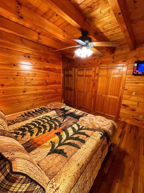 Smokey Mountain Retreat House in Maggie Valley