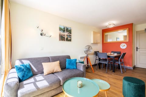 Bed, kitchen