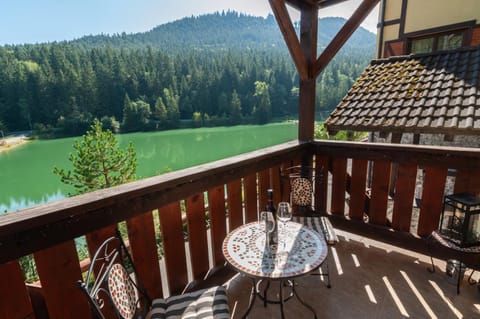 Balcony/Terrace, Balcony/Terrace, Lake view