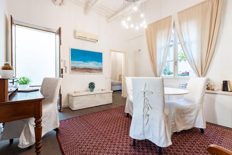 Lobby or reception, Seating area