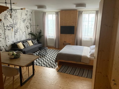 Bed, Living room