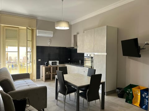 Kitchen or kitchenette, Living room, Dining area