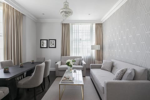 View (from property/room), View (from property/room), Living room, Decorative detail, Decorative detail, Seating area, internet, internet