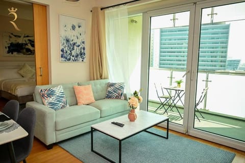 View (from property/room), Balcony/Terrace, Living room, Seating area