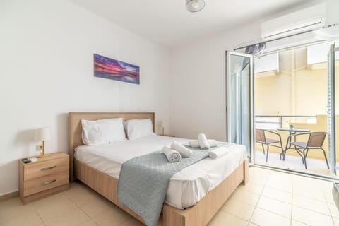 Bed, Balcony/Terrace, Seating area