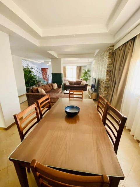 Seating area, Dining area