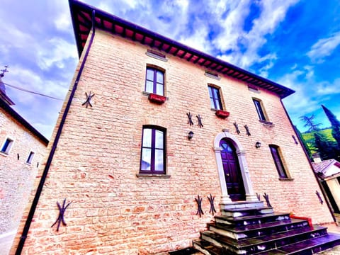 Property building, Day, Landmark view