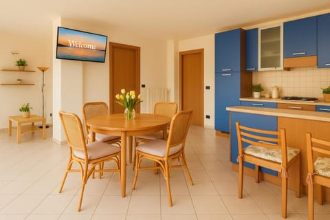 Kitchen or kitchenette, Living room, Dining area