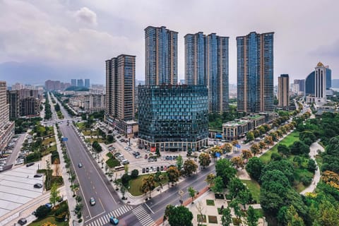 Property building, Day, Neighbourhood, Bird's eye view, City view, Street view, Parking