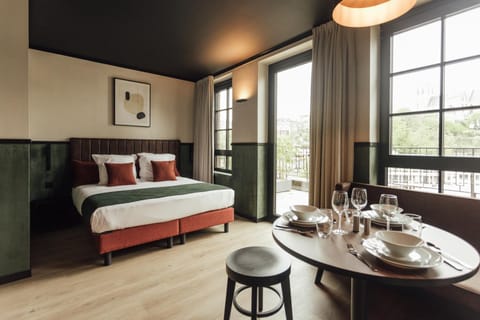 Bed, Balcony/Terrace, Dining area, Bedroom