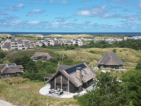Property building, Day, Neighbourhood, Natural landscape