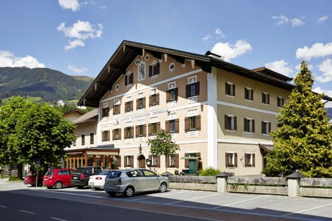 Property building, Day