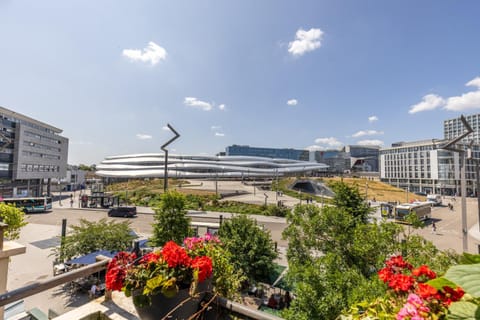 View (from property/room), Balcony/Terrace, City view