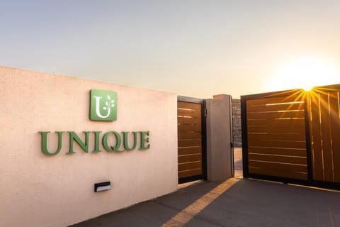 Day, Property logo or sign, Logo/Certificate/Sign, Street view