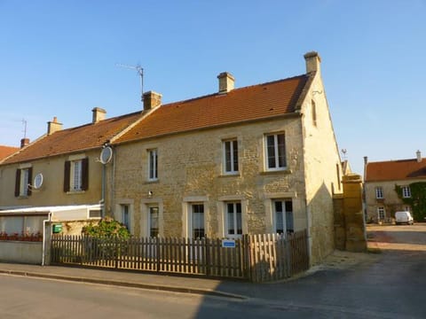 Maison ancienne entièrement rénovée pour 5 personnes House in Normandy