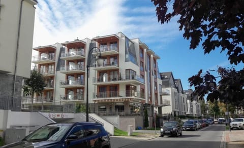 Property building, Neighbourhood, City view, Street view, Location