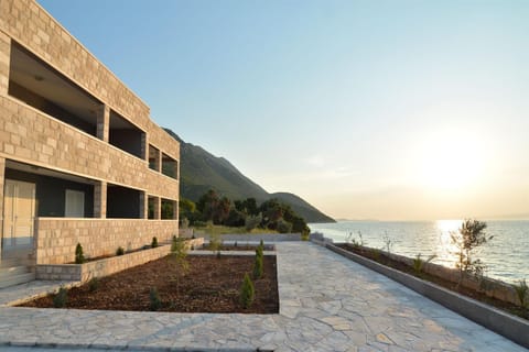 Natural landscape, Summer, Garden, Balcony/Terrace, Beach