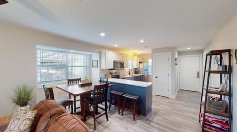 Beautiful Condo, Steps From Table Rock Lake & Sdc House in Indian Point