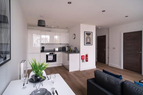Stay Zeni, Alexandra Rise Manchester Chic 1BR Flat Apartment in Stretford