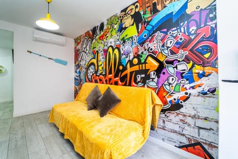Living room, Decorative detail, Seating area