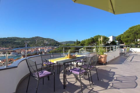 Apartments Matea Apartment in Tisno