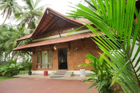 Property building, View (from property/room)