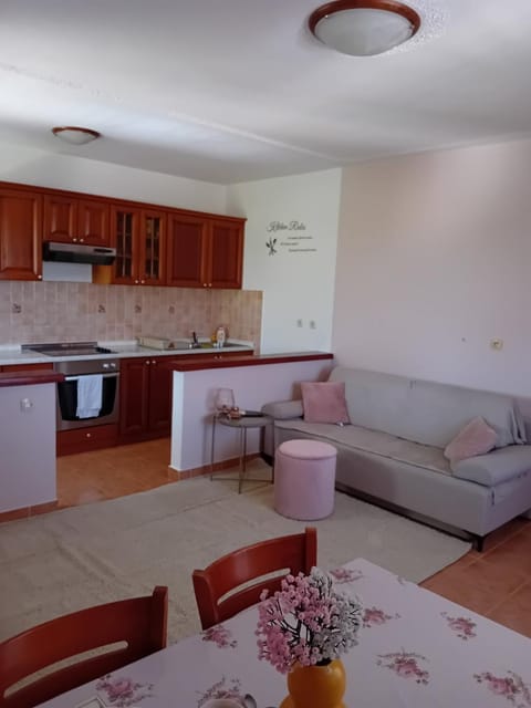 Apartmani Lucia Bed and Breakfast in Lika-Senj County