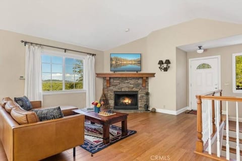 Charming Getaway Cabin Cabin in Lake Arrowhead