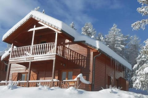 Property building, Balcony/Terrace, Mountain view