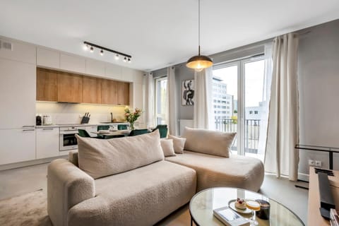 Kitchen or kitchenette, Living room, Seating area, Dining area