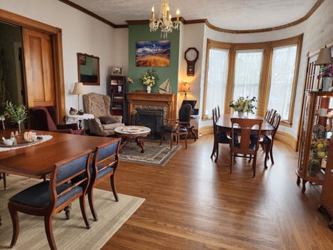 The Fresh Coast Inn at Ludington Bed and Breakfast in Ludington