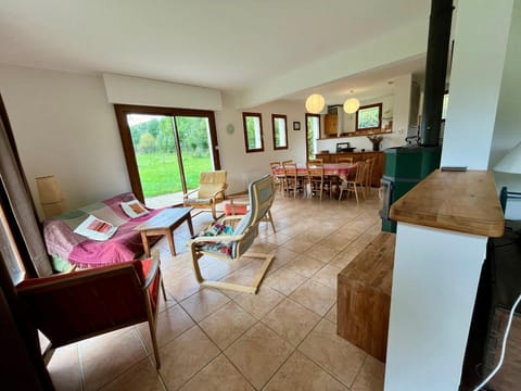 Spacieuse maison 8 personnes, 4 chambres, vue montagnes - FR-1-761-1 House in Provence-Alpes-Côte d'Azur