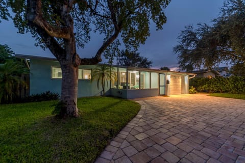 Property building, Night