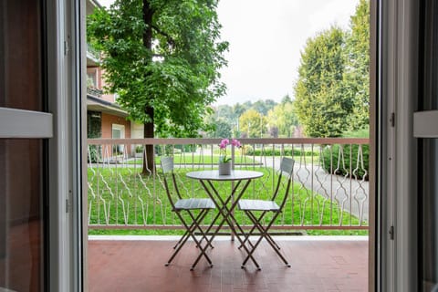 Balcony/Terrace, Garden view