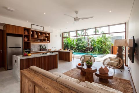 Luxury 3bd Villa 5 Min From Berawa Beach Villa in North Kuta