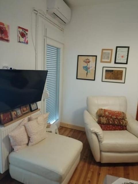 Cristi's home 2 Apartment in Volos