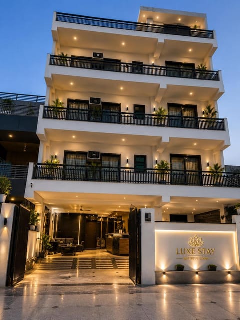 Property building, Day, View (from property/room), Balcony/Terrace