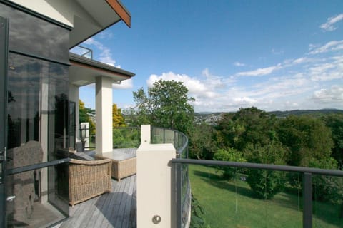 View (from property/room), Balcony/Terrace, Garden view