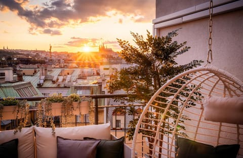 Patio, View (from property/room), Balcony/Terrace, City view, Sunset
