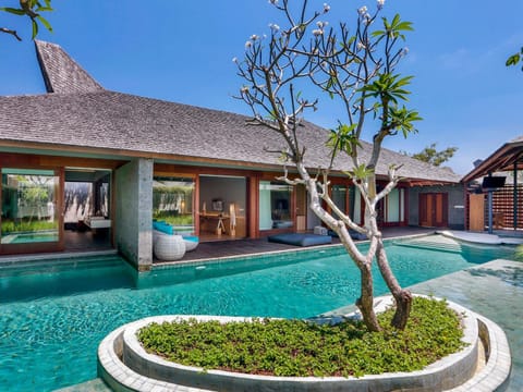 Swimming pool, Swimming pool